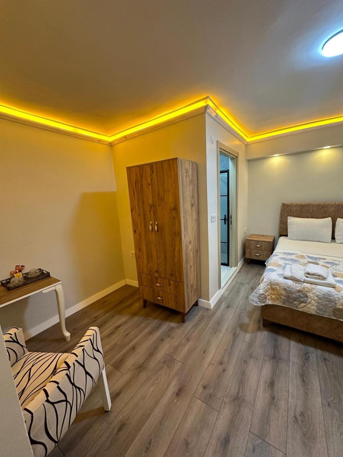 Pilot Hotel 2 Tayakadin Bagian luar foto